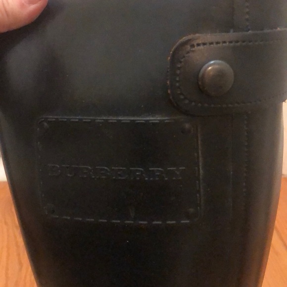 Burberry rain boots - Picture 4 of 7
